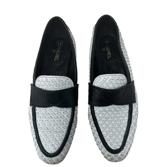 Chanel Classic Academia Black White Woven Leather CC Logo Loafer Slip On Flats - Picture 4 of 16